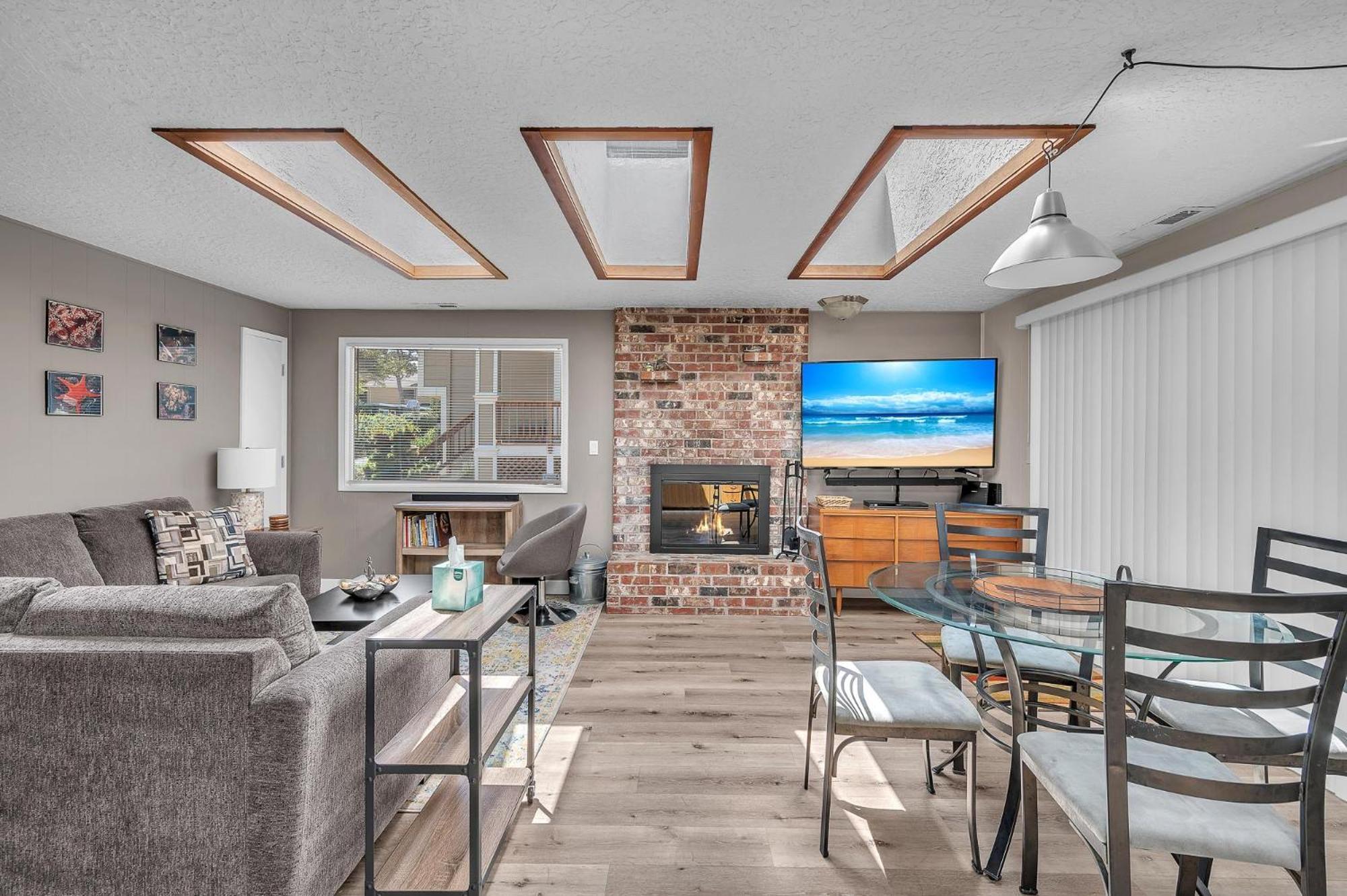 Shore Beats Work Lincoln City Extérieur photo